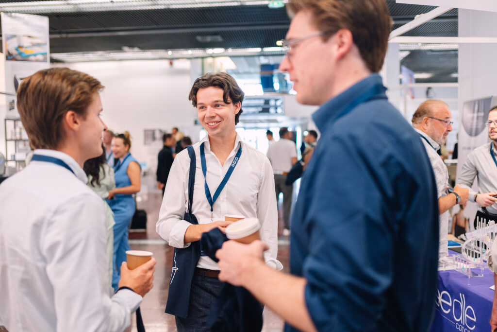 AIME 2026 : congressistes en discussion pendant une pause